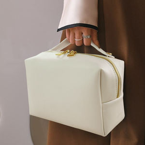 Sac cosmétique blanc de grande capacité avec logo personnalisé, fermeture éclair, poignée de luxe, pochette en cuir imperméable, trousse de toilette en PU, sac de maquillage de voyage - Product Image 2