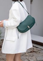 ODM OEM Nouvelle collection Printemps/Été 2026 Sac à bandoulière polyvalent haut de gamme pour femme en cuir de vachette pleine fleur avec rabat