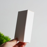 Caja de Embalaje Cosmético de Cartón Blanco con Impresión Offset Personalizada para Crema, Lápiz Labial y Suero, Logotipo Estampado en Lámina Dorada