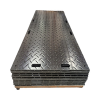 Tapis de protection au sol en plastique résistant à la compression pour fondations d'équipements de pieutage et chantiers