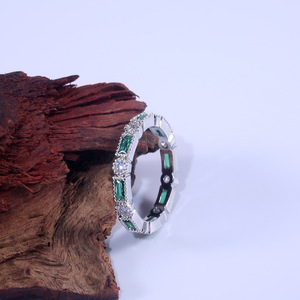 Anello Quadrato alla Moda, Design Minimalista ed Elegante con Pietra Colorata, Gioiello Creativo per Uso Quotidiano Femminile - Product Image 5