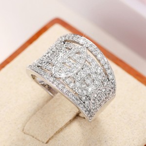 Anello da Donna con Micro Incastonatura di Zirconi, Elegante Gioiello per Feste, Banchetti e Fidanzamenti - Product Image 5