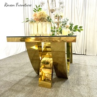 Luxuriöse Party-Dekorationen: Couchtische aus Edelstahl mit Gold und Glasplatte für Hochzeiten und Veranstaltungen