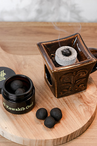 Encens solide classique populaire du Moyen-Orient Bukhoor S Logo 25g, parfum naturel riche, longue durée de combustion, pour la maison et les salutations. - Product Image 6