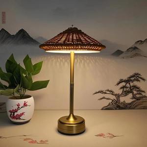 Lámpara de Mesa LED Recargable, Diseño Único, Lámpara de Escritorio Inalámbrica, Luz Nocturna Pastoral para Dormitorio, Comedor, Sala de Estar, Estudio - Product Image 3