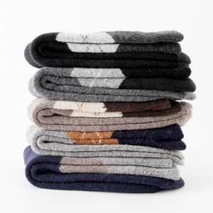 Groothandel Winter Klassieke Argyle Patroon Warme Sokken Dikke Thermische Wol Formele Jurk Crew Sokken Voor Mannen - Product Image 6