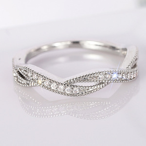 Anello a Croce Mobius Twist, Gioiello Minimalista ed Elegante per Uso Quotidiano e Matrimonio, per Donne - Product Image 5