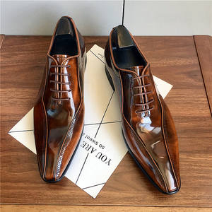 Nuevos zapatos formales de negocios británicos para hombre, de cuero genuino, con punta abierta, adornados con perlas, de alta calidad y con punta en pico. - Product Image 3