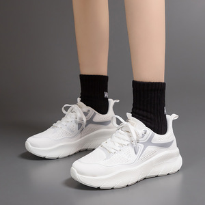 Zapatos deportivos para mujer, estilo pareja, suela gruesa, informales, transpirables, parte superior de malla para correr, suela exterior de EVA, zapatillas blancas de verano F8829 - Product Image 3