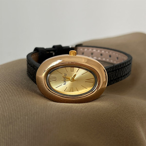 <span class=keywords><strong>Orologio</strong></span> ovale piccolo color <span class=keywords><strong>oro</strong></span>, semplice ed elegante, <span class=keywords><strong>con</strong></span> <span class=keywords><strong>cinturino</strong></span> in <span class=keywords><strong>pelle</strong></span> - Product Image 1
