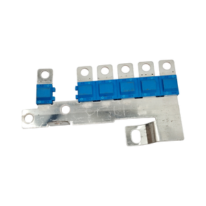 Boîte à fusibles de circuit de <span class=keywords><strong>batterie</strong></span> de haute qualité 6R0937623 compatible avec <span class=keywords><strong>Skoda</strong></span> Octavia Rapid <span class=keywords><strong>Fabia</strong></span> VW Bora - Product Image 1