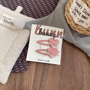 Noeud en velours doux de style coréen en forme de cœur, pince à cheveux <span class=keywords><strong>fine</strong></span> et scintillante pour enfants, pince à cheveux mignonne pour petite fille à la plage - Product Image 6