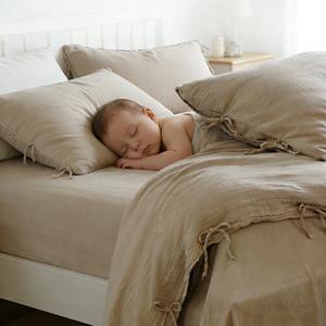 Set di Biancheria da Letto in Cotone 100% con Copripiumino Vintage a Doppio Strato in Crêpe de Chine, Quattro Pezzi con Laccetti - Product Image 1