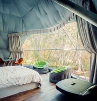 Moderna Cúpula de Aluminio y Vidrio para Hotel, Glamping Pod con Vidrio Templado con Protección UV, Habitación Transparente de 360 Grados para Observación de Estrellas
