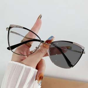 Gafas de Sol Retro 2024 para Mujer, Montura de Aleación, Estilo Ojo de Gato, Anti Luz Azul, Fotocromáticas - Product Image 4