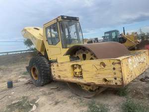 รถบดถนนแบบลูกกลิ้งเดี่ยว โบแม็ก 225D-3 เครื่องยนต์ดีเซล แรงสั่นสะเทือน 50 กิโลนิวตัน ความเร็ว 0~16 กม./ชม. ความลาดชัน 30% - Product Image 4