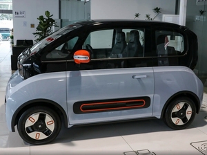 2025 Wuling Baojun <span class=keywords><strong>KIWI</strong></span> <span class=keywords><strong>Mini</strong></span> voiture électrique pour adultes de haute qualité Design chinois 4 roues 4 places nouvelle énergie voiture électrique meilleur <span class=keywords><strong>prix</strong></span> - Product Image 3