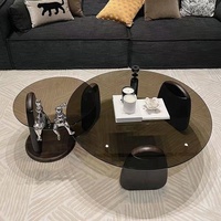 Table Basse Ronde en Bois Nordique de Gros pour Chambre et Salon, Table d'Appoint de Luxe pour Livres.