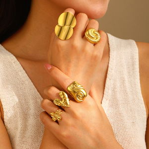 Anillo Abierto de Acero Inoxidable con Diseño de Corazón Espiral y Flor, Chapado en Oro de 18K, para Mujer, Estilo Geométrico Irregular, de Moda y Personalidad Única - Product Image 2