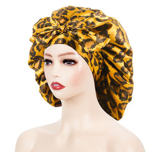 قبعة نوم ساتان قابلة للعكس بنقشة الفهد مع ربطة رأس طويلة للنساء، قبعة نوم مخصصة بطبقة مزدوجة وشريط عريض مع شعار - Product Image 2
