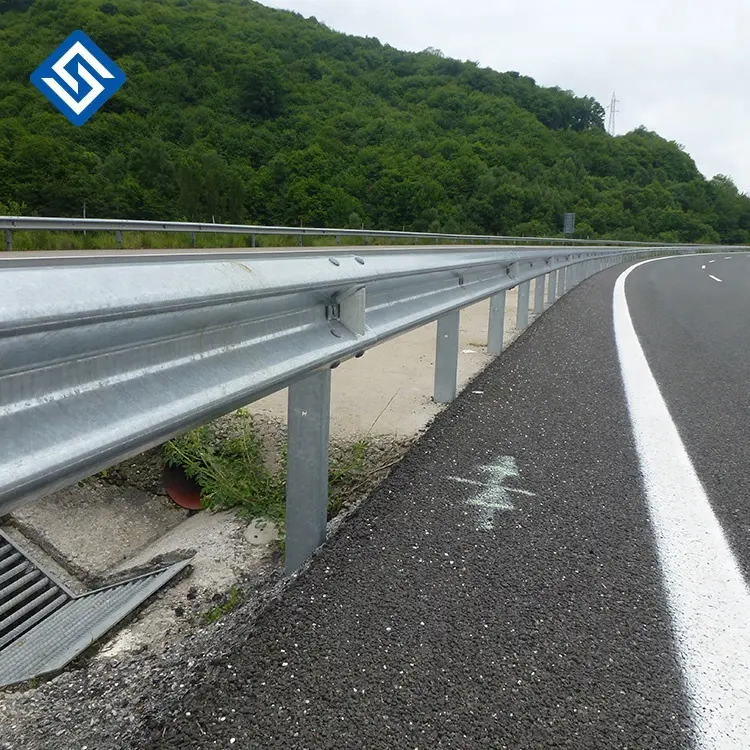 高速道路ガードレール波形亜鉛メッキ高速道路ガードレールガードレールプレートQ345グレード高速道路安全交通バリアシステム
