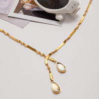Collar de Lujo Ligero con Colgante de Gota de Agua en Acero Inoxidable y Acento de Cristal para Mujer, Cadena Elegante para Uso Diario