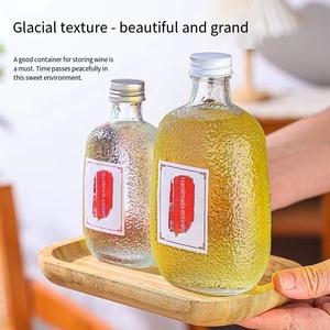 Garrafa de Vidro Vazia Pequena de 200ml para Vinho Caseiro com Padrão Glacial Verde e Tampa Rosqueada - Product Image 1