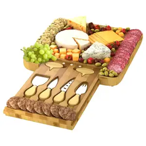 Toptan peynir tahtası ve masa bıçak set-Peynir kurulu ve bıçak seti bambu kare Charcuterie panoları döner etİ Platter kişiselleştirilmiş tepsisi 4 bıçaklar eve taşınma