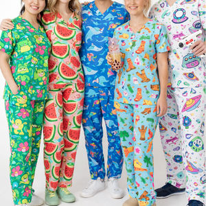Uniformes de Enfermagem para Mulheres com Estampa de Desenhos Animados, Tops de Enfermagem Personalizados com Design Estiloso - Product Image 5