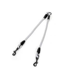 Correa doble para perros, resistente, ajustable y ergonómica, ideal para paseos con múltiples mascotas o entrenamiento. - Product Image 2