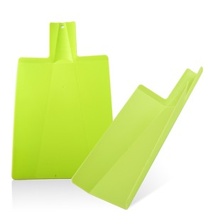 Planche à découper pliable de haute qualité, durable, antidérapante, fine, en plastique, avec une longue poignée - Product Image 3