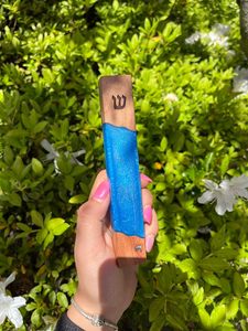 กล่องใส่เมซูซาห์แบบติดผนัง ทำด้วยมือ เป็นมิตรกับสิ่งแวดล้อม ผลิตจากเรซิ่นและไม้กระถิน สำหรับประตูบ้าน <span class=keywords><strong>พร</strong></span>้อมสัญลักษณ์แห่งการอวย<span class=keywords><strong>พร</strong></span>และความปกป้องตามหลักศาสนาชาวยิว - Product Image 2