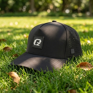 Gorra de Béisbol Deportiva Resistente al Agua para Hombre, con Perforaciones Cortadas con Láser, 5 Paneles, Poliéster, Logotipo Personalizado - Product Image 1