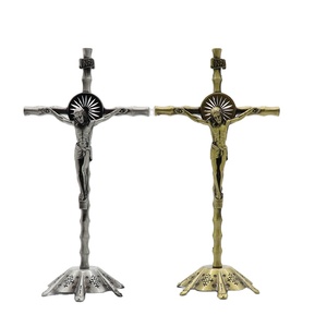 Croce cattolica cristiana da 22 cm decorata con un nodo di bambù a forma di laser brillante per esorcismo, ornamento artigianale per casa e ufficio - Product Image 1