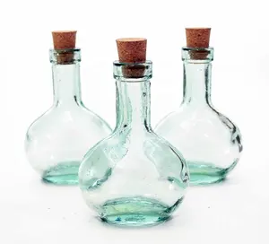 Испанские зеленые бутылки из переработанного стекла с пробкой-4 унции, 4,5 дюйма H, форма колбы