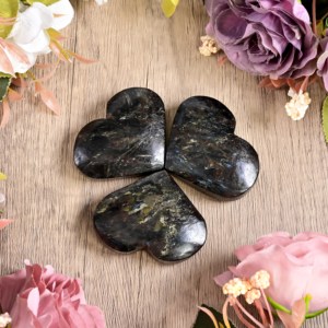 Cœur en cristal naturel poli en gros, pierre de palmier sculptée, pierre de feu d'artifice en forme de cœur pour cadeau - Product Image 1