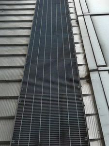 Grilles en acier doux pour canaux de drainage, grilles d'allées et couvertures de caniveaux pour systèmes de gestion de l'eau - Product Image 6