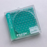 Boîte d'insigne créative en acrylique de logo d'impression UV personnalisée transparente de taille diamant Décoration de bureau d'anime Badge de voyageur debout en acrylique