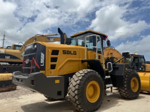 รถตักล้อยาง SDLG 956L ปี 2024 สีเหลือง อุปกรณ์ก่อสร้างงานหนัก มือสอง บุ้งกี๋ 3 เมตร น้ำหนักใช้งาน 18 ตัน น้ำหนักเครื่อง 20 ตัน พร้อมปั๊ม - Product Image 1