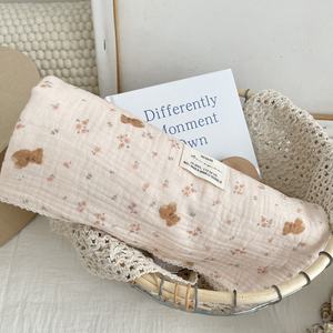 ผ้าห่มมัสลินเด็ก 2 ชั้น ผ้าห่มห่อตัวเด็ก ผ้าฝ้ายออร์แกนิค ลายดอกไม้สไตล์วินเทจ ผ้าห่มนอนเด็ก - Product Image 1