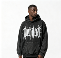 Sweat à capuche streetwear noir gothique, 100% coton, coupe oversize, grammage lourd, effet vieilli et délavé à l'acide, imprimé Kornit personnalisé