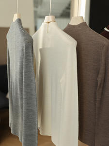 Suéter de Mujer de Manga Larga, Cuello con Botones Vintage, Sin Costuras, Adelgazante, Tejido a Mano con Viscosa/Poliéster Ultrafino, con Cierre - Product Image 5