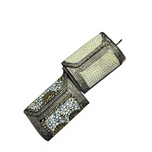 Bolso de Noche Opulento de Nácar Natural con Cadena Desmontable y Mosaico de Conchas de Primera Calidad - Product Image 1