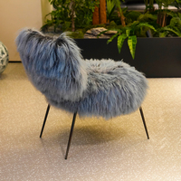 Fauteuil d'appoint sans accoudoirs en fausse fourrure style népalais, doux et moelleux, avec pieds fins, pour la décoration intérieure