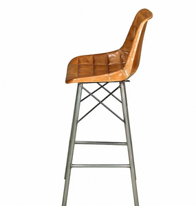 Chaise de bar moderne avec structure en métal, assise rembourrée confortable et repose-pieds robuste pour îlot de cuisine ou comptoir. - Product Image 3