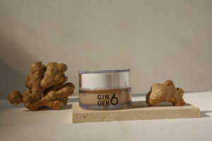 Crème Quotidienne Rajeunissante GINGER6 aux Peptides d'Adénosine, Niacinamide, Acide Hyaluronique, Eau de Gingembre Végétalienne – Lotion Hydratante Anti-Âge - Product Image 5