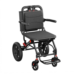 Ensemble de voyage pratique pour fauteuil roulant, cadre en alliage d'aluminium, coussin en maille respirante, roues arrière solides de 12 pouces avec poignée de traction et sac à dos - Product Image 1