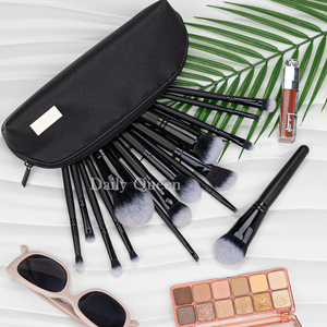 Daily Queen & E-L-F: Set de Brochas de Maquillaje Veganas Nano Negras de Alta Calidad para Rostro, Ojos y Delineador - Product Image 3