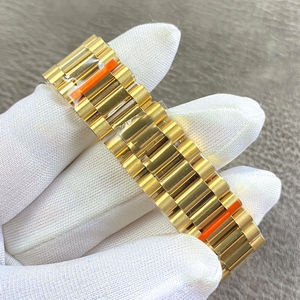 Reloj de Lujo para Hombre de Acero Inoxidable con Incrustaciones de Zirconia Cúbica Tipo Baguette, Modelo 3255, Personalizable con Moissanita - Product Image 4