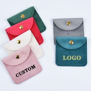 Pochette à bijoux en velours personnalisée avec fermeture à bouton, sac cadeau carré 10x10cm avec bouton pression pour bracelet, bagues, montre, collier - Product Image 2
